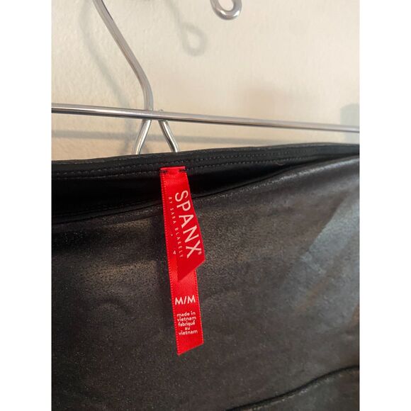Spanx Shape Faux Leather Legging in Black Size MEDIUM - Picture 6 of 6